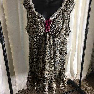 Cacique Intimates Print Babydoll Top. Size 22/24.